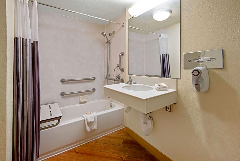La Quinta Inn by Wyndham San Antonio Market Square