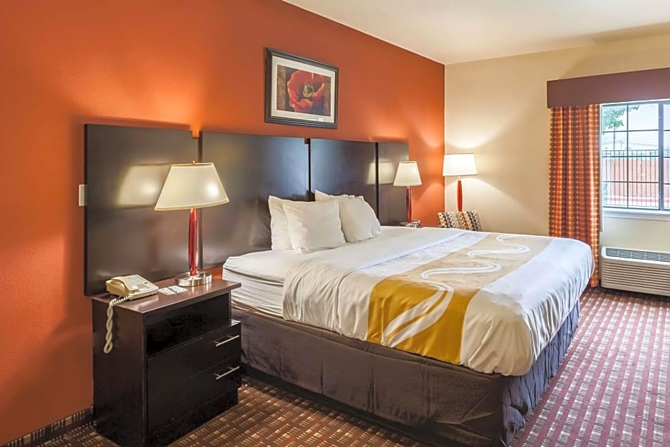 Quality Inn Near Seaworld - Lackland