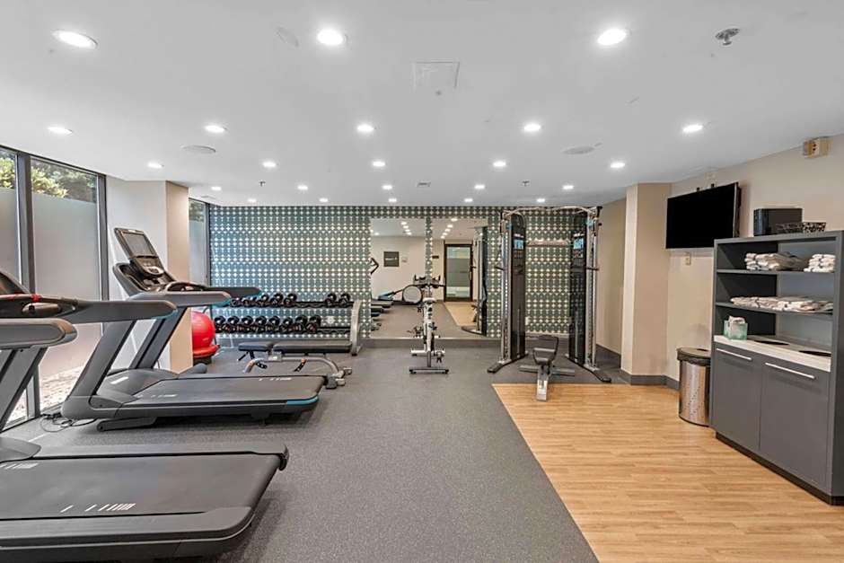 DoubleTree by Hilton South Charlotte Tyvola