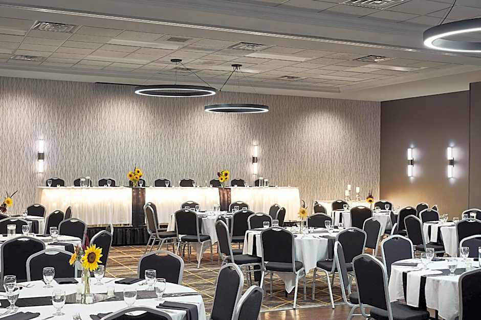 Holiday Inn Hotel & Suites Madison West - Middleton By IHG