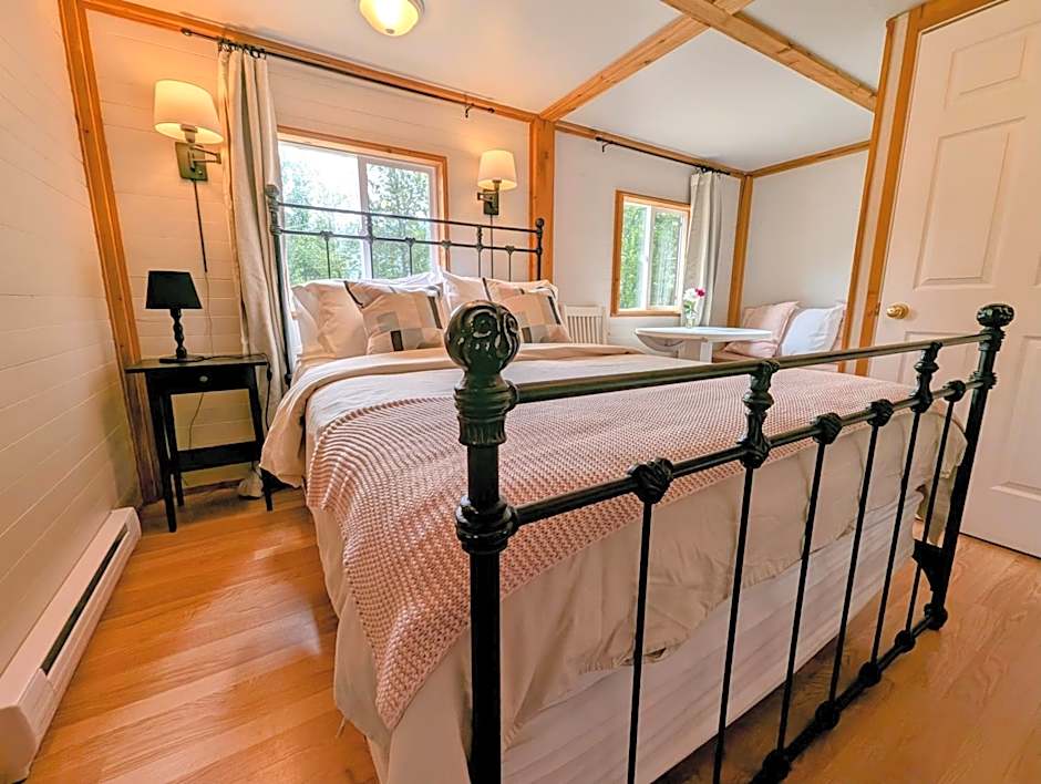 The Rusty Antler Cabin