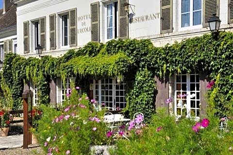 Logis Hôtel Auberge De L'ecole