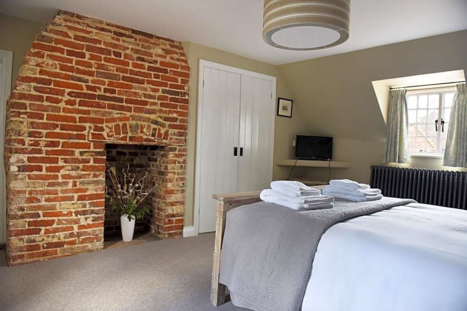 The Three Horseshoes