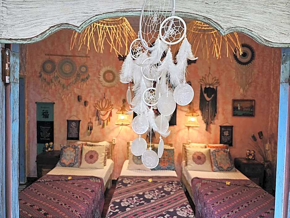 Foto 1 daripada 11 — Triple Room