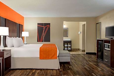 Deluxe King Room