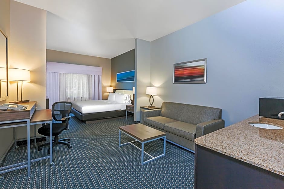 Holiday Inn Express & Suites Pharr