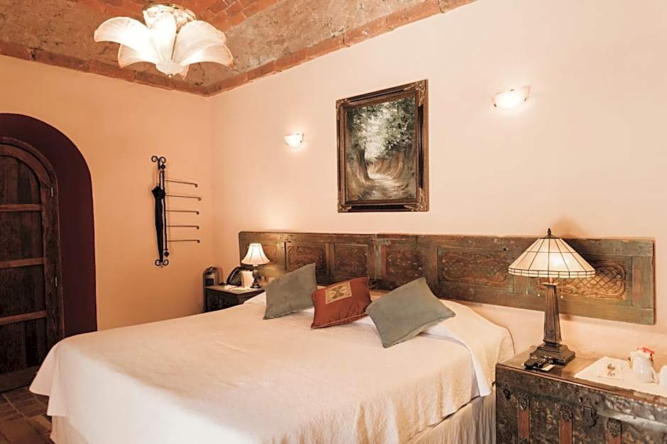 Hacienda Sepulveda Hotel & Spa