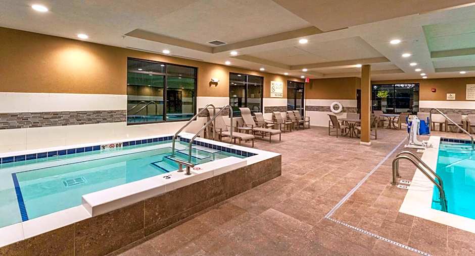 Hampton Inn By Hilton & Suites Duluth North/Mall Area, MN