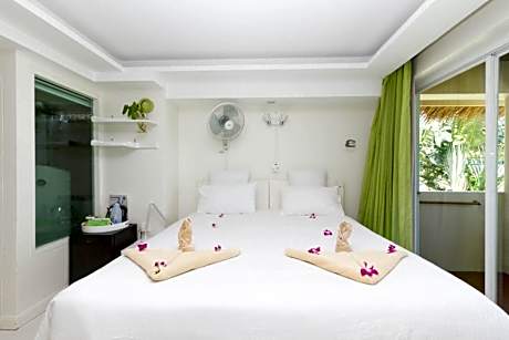 Deluxe Double or Twin Room with Sea View
