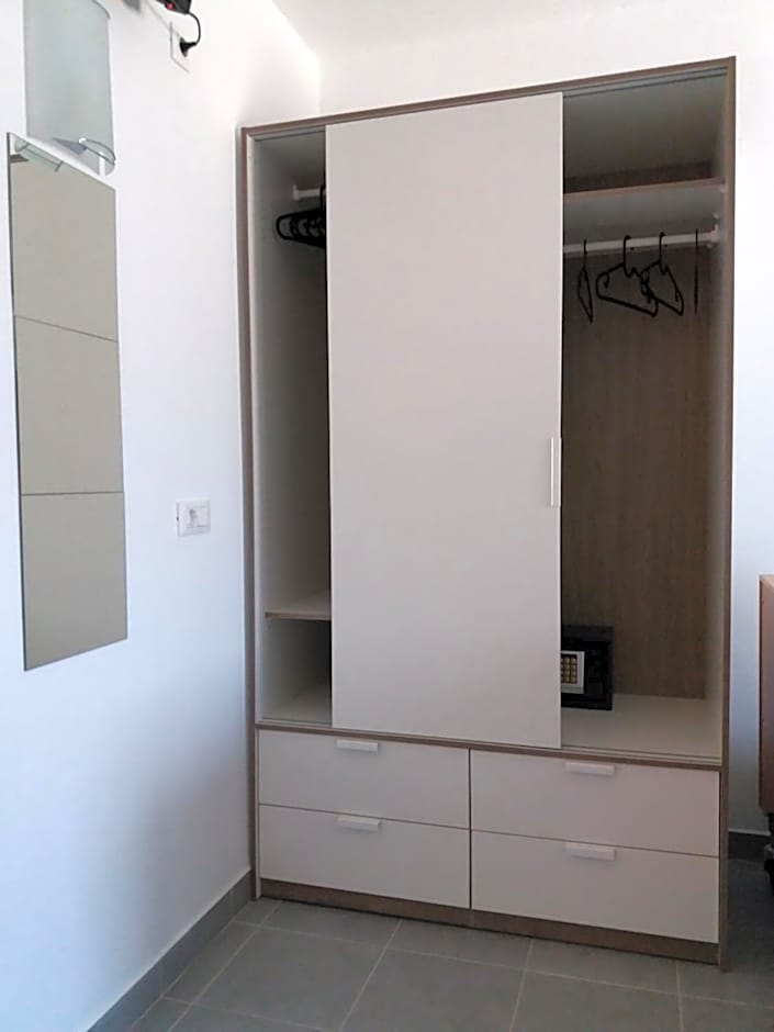 Delphini Studios - for the disabled