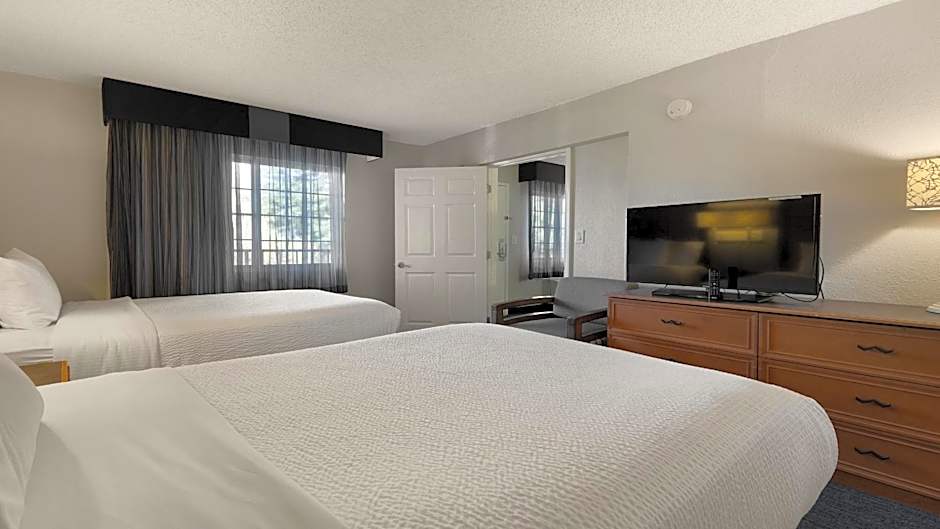 Howard Johnson by Wyndham Sacramento Downtown