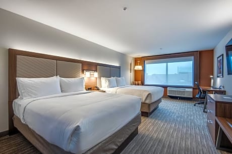 Queen Suite with Two Queen Beds