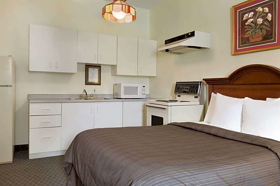 Days Inn by Wyndham Toronto East Beaches