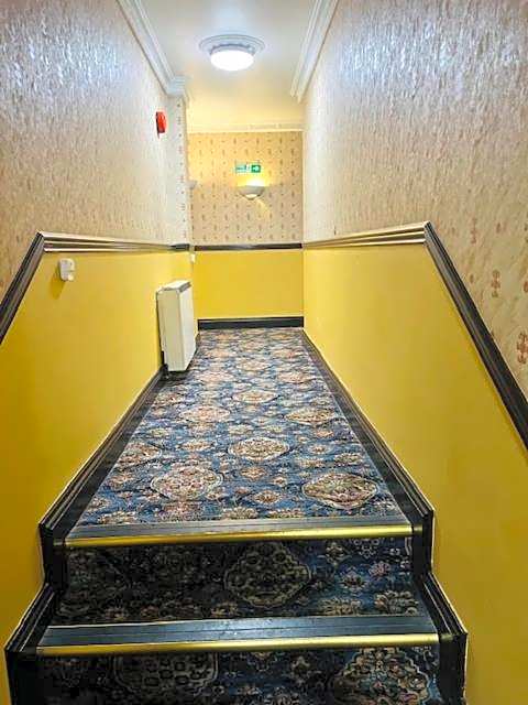 Crown & Cushion Hotel