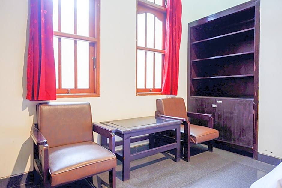 RedDoorz near Tugu Yogyakarta