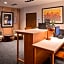 Holiday Inn Express & Suites St. Petersburg - Madeira Beach