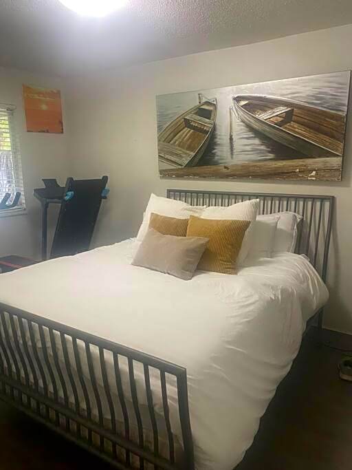 4 bedroom upper level Kits home
