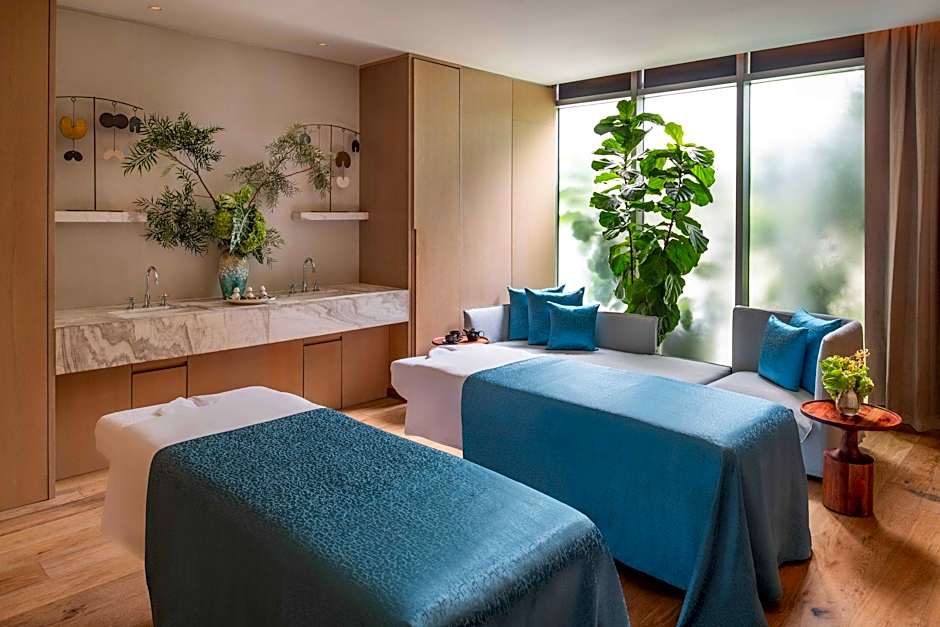 Four Seasons Hotel Bengaluru at Embassy ONE