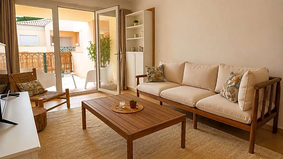 Sesimbra Natural Room and private access