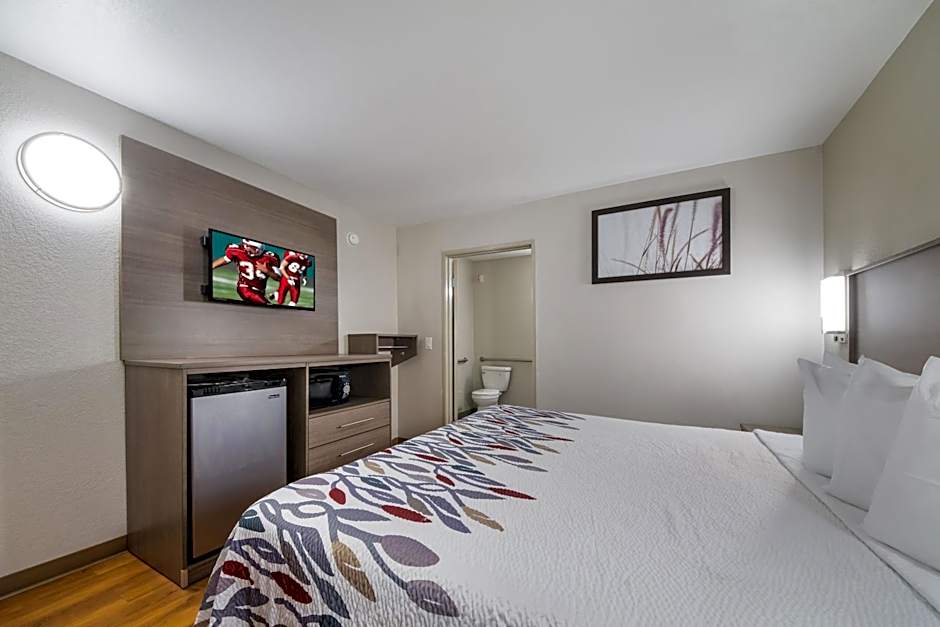 Red Roof Inn San Antonio E - Frost Bank Center