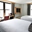 Hotel Saint Clair - Magnificent Mile