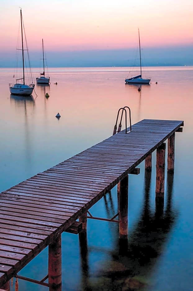 Ostello Meet Gardalake Hostel