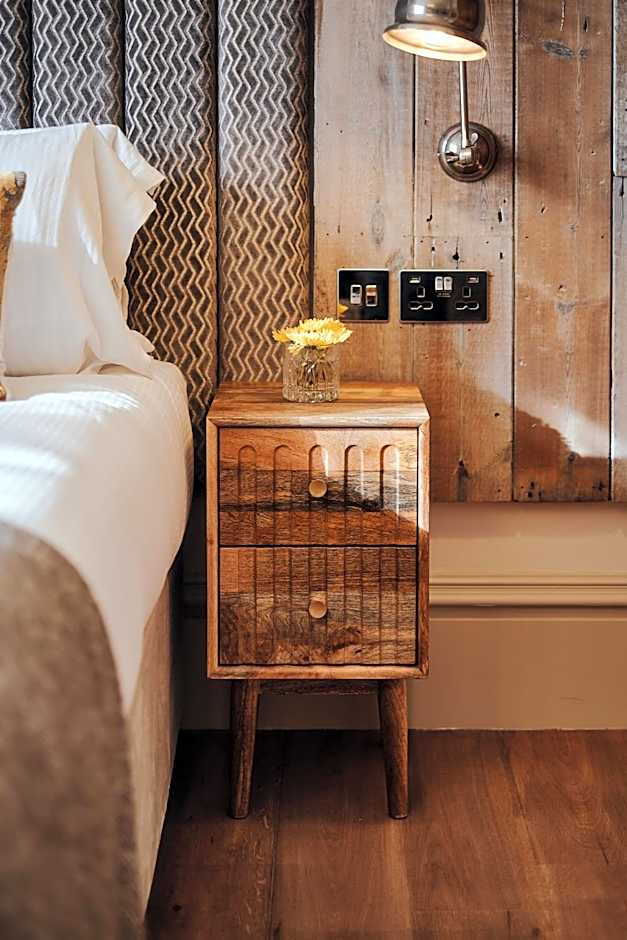 The Black Lion Pub & Boutique Guesthouse