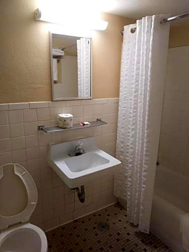 Days Inn by Wyndham Hot Springs
