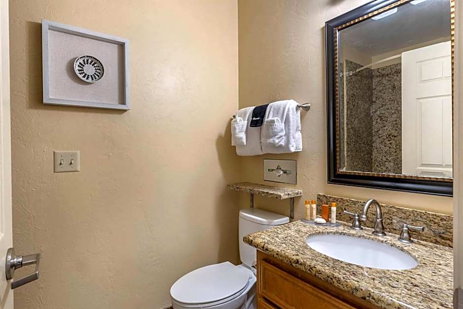 Lincoln Sands Oceanfront Resort, an Ascend Collection Hotel