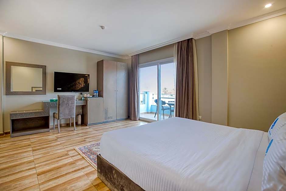 Mamlouk Pyramids Hotel