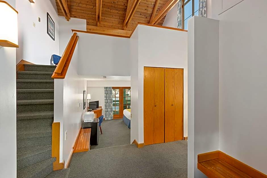 Canadian Princess Lodge & Marina