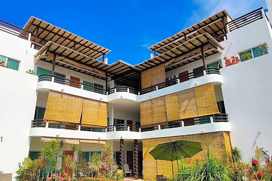 Apartment Tortugas- rooms with AC, and great pool at 5 min to Carrizalillo beach and restaurants of Benito Juarez Bulevard