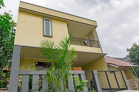 OYO Life 2216 Griya Jakasetia