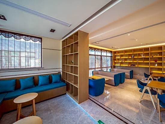 Kaiyuan Yiju Hotel (Ningbo Yiquan Villa Store)