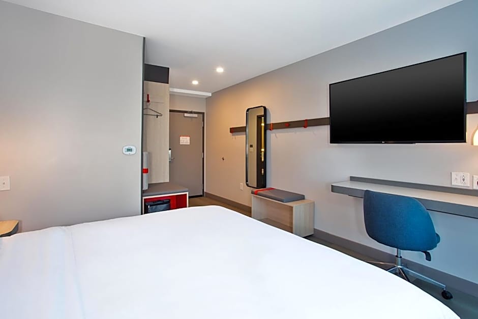 avid hotels - Detroit - Warren By IHG
