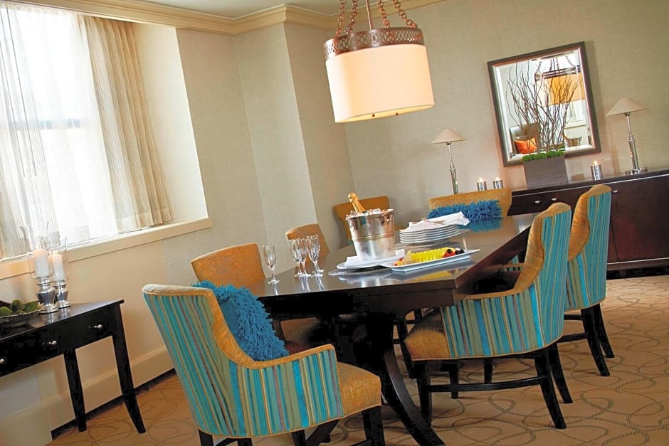 Renaissance Cleveland Hotel