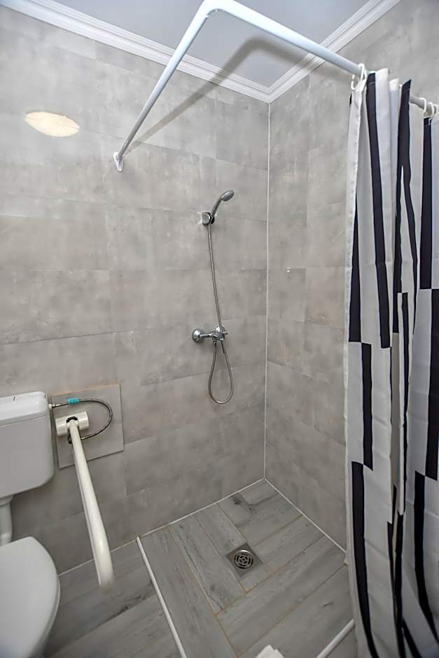 É-Vaskó Panzió Borpince