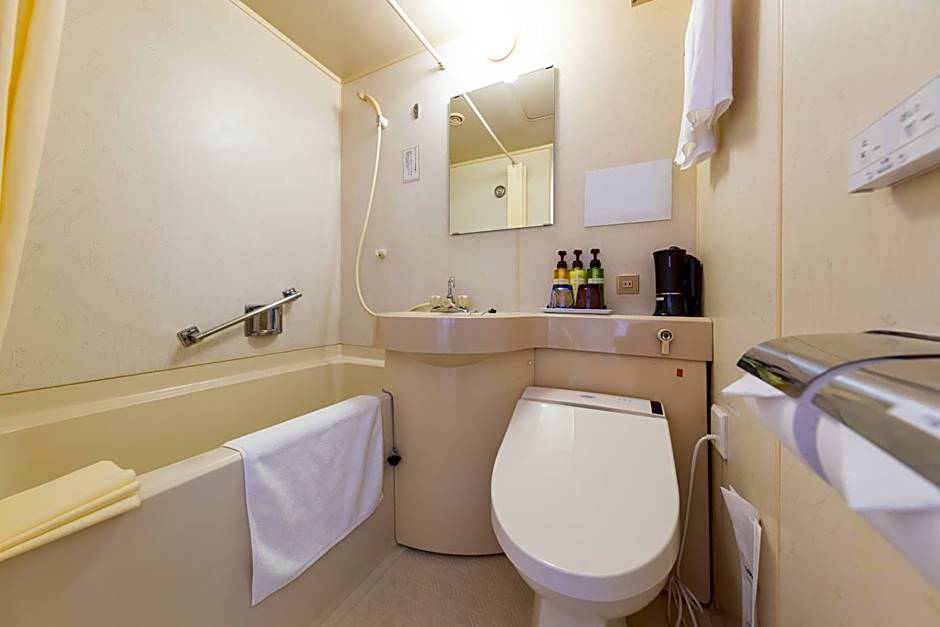 Mito Hotel Season