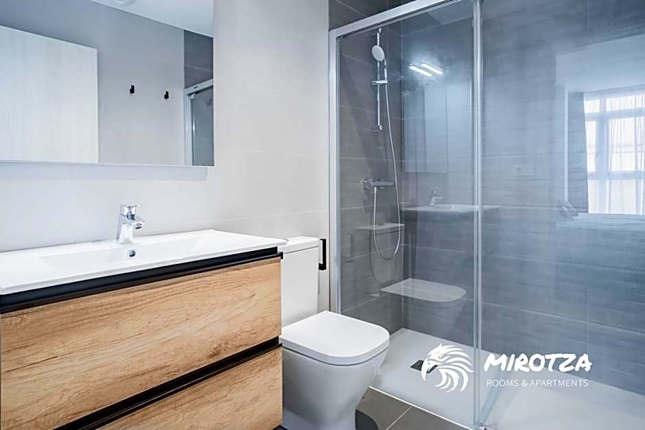MIROTZA ROOMS AND APARTMENTS