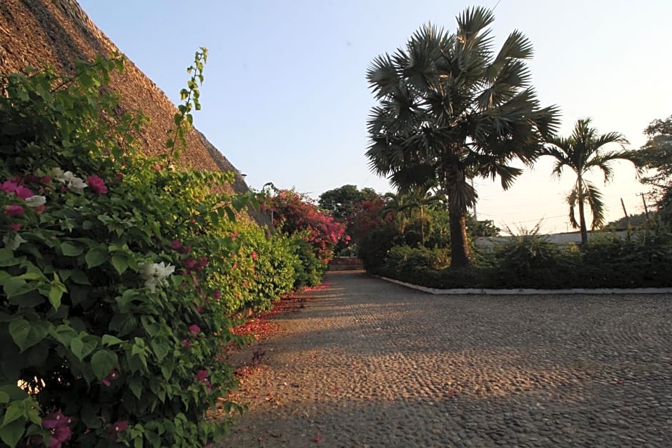 Villa Blanca Suites