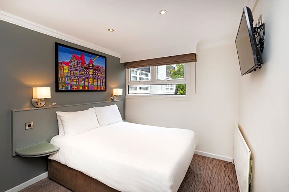 Mercure Chester Abbots Well Hotel