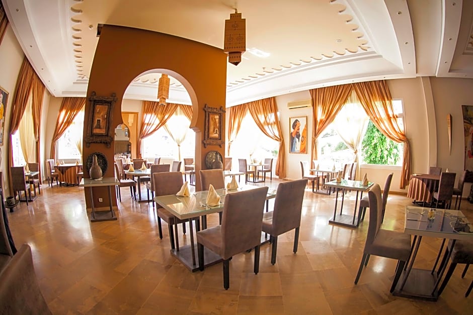 Intouriste Hôtel & Suites