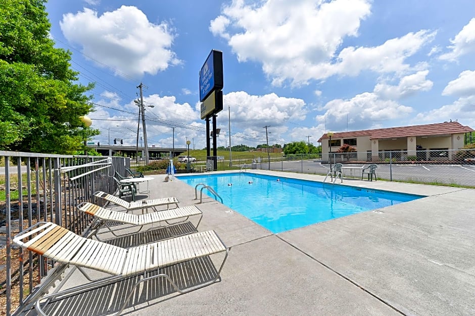 Americas Best Value Inn & Suites-Knoxville North