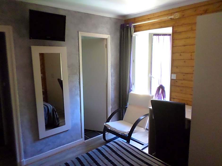 Photo 1 of 21 of Double Room