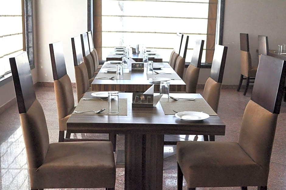 Hotel The Royal Bharti