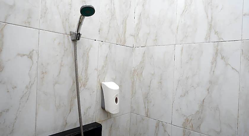 RedDoorz @ Hotel Artama Pandanaran Semarang