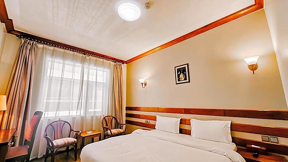 Eastland Hotel