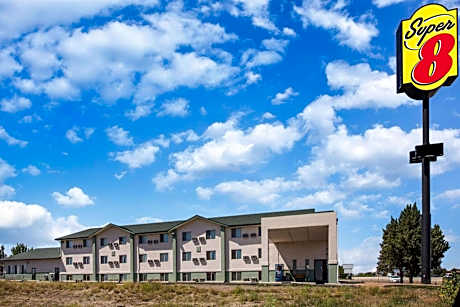 Super 8 by Wyndham Pueblo