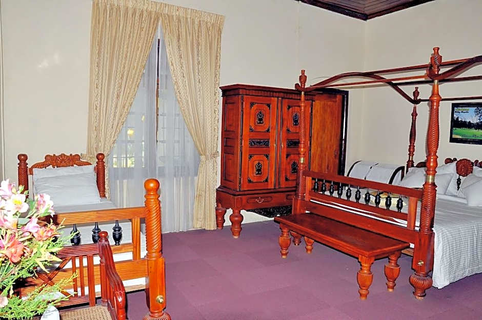 Chelthnam Holiday Bungalow