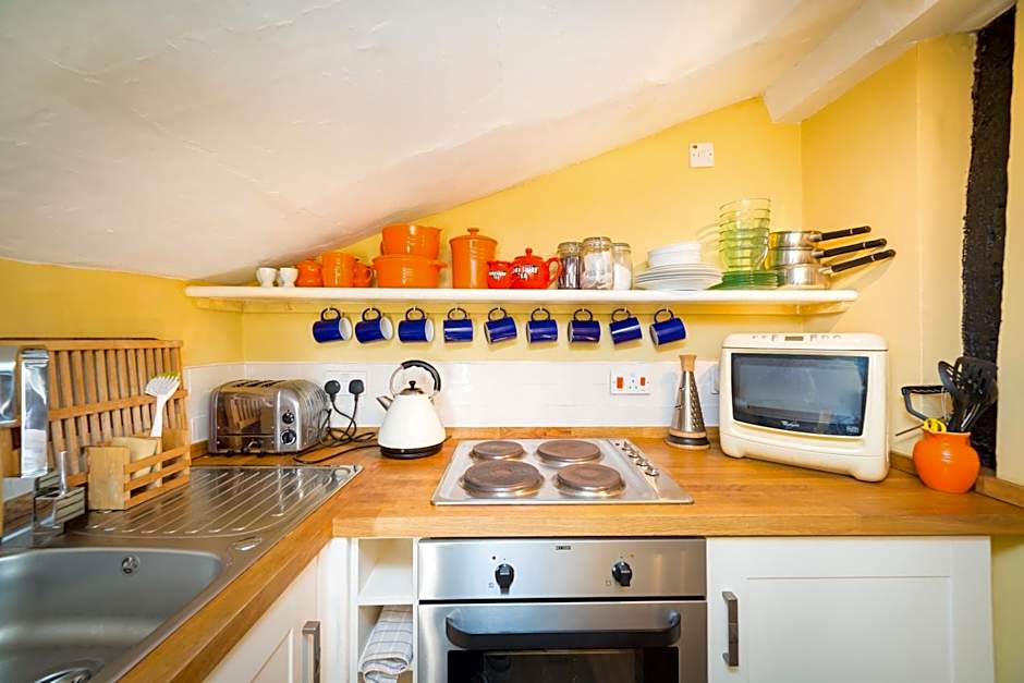 Trembling Madness Apartments